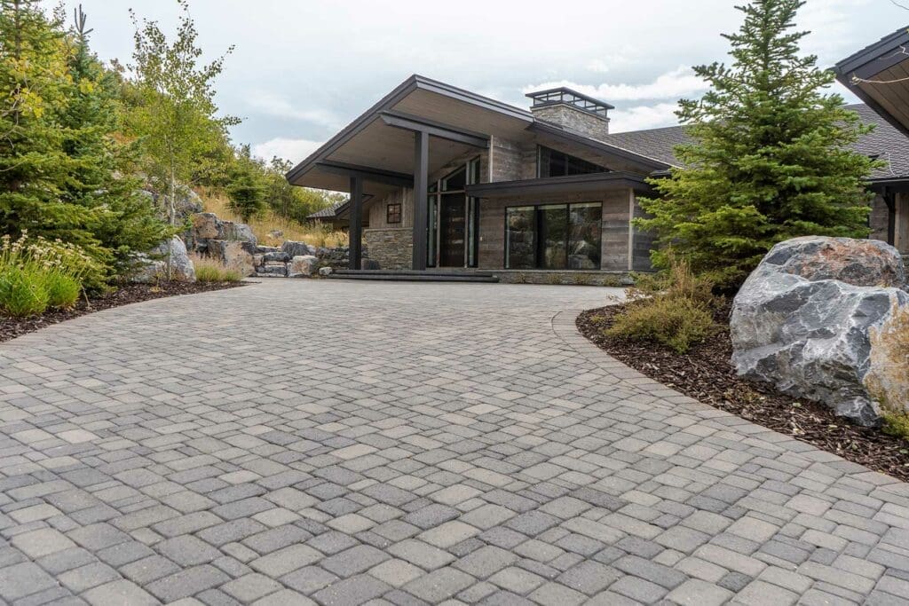 3 Piece Pavers in Black form Sunroc Masonry